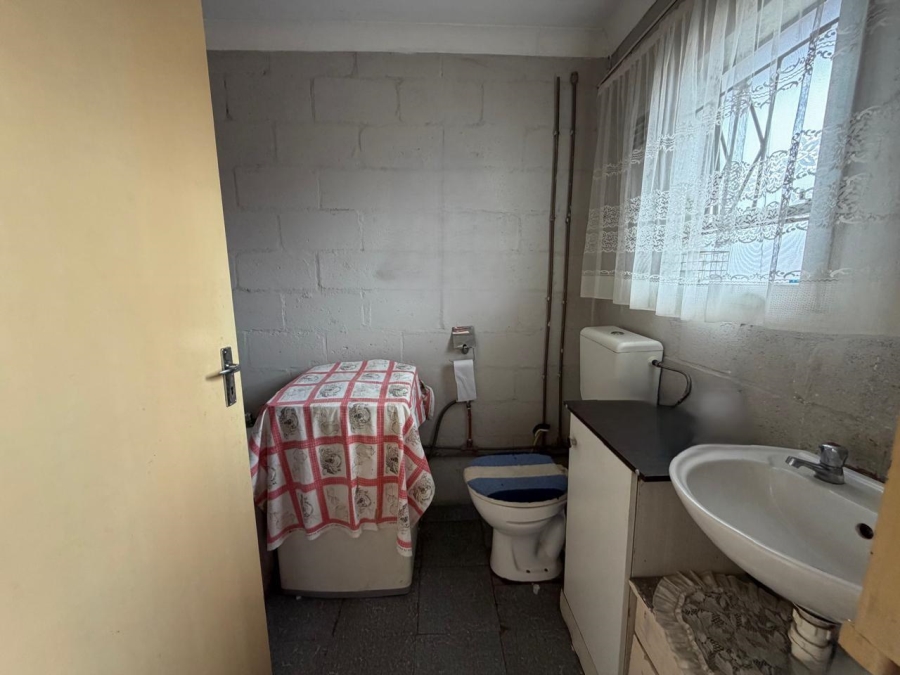 2 Bedroom Property for Sale in Pelican Park Western Cape